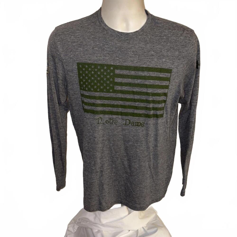Under Armour Notre Dame  MENS SIZE SMALL LONG SLEEVE SHAMROCK SERIES 2016‎  GRAY